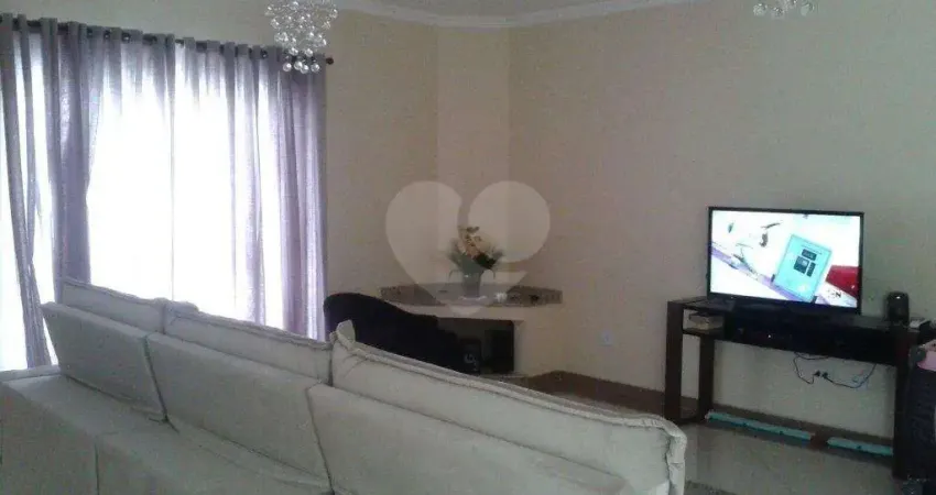 Casa com 5 quartos à venda na Rua Itabira, Horto, São Paulo