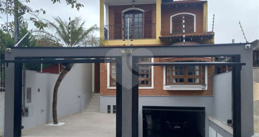 Sobrado à venda, 4 quartos - 1 suíte -  6 vagas -Tremembé