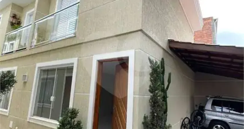 Sobrado condomínio fechado no bairro do Jaçanã com 2 suítes 2 vagas