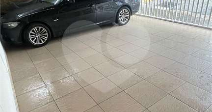 Lindo sobrado com piscina no residencial Santa Terezinha
