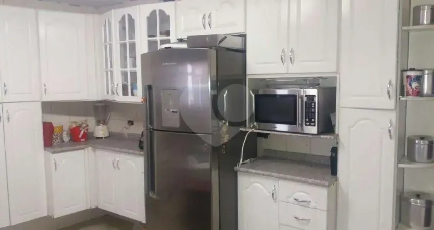 SOBRADO DE VILA A VENDA NO JARDIM JAPÃO - 3 DORMS (1 SUÍTE) E 3 VAGAS DE GARAGEM