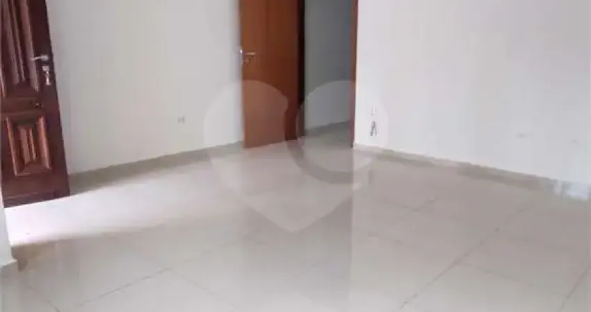 Casa com  3 dormitórios, 3 suítes, 4 vagas, à venda e para locação em Água Fria, em São Paulo
