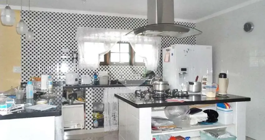 Sobrado Vila Guilherme | 530m² | 4 Suítes | 18 Vagas | Com Loja Arrendada