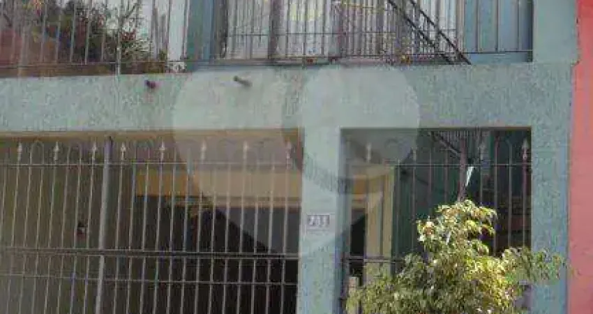 Sobrado à venda no Jardim Peri com 3 dormitórios e duas vagas