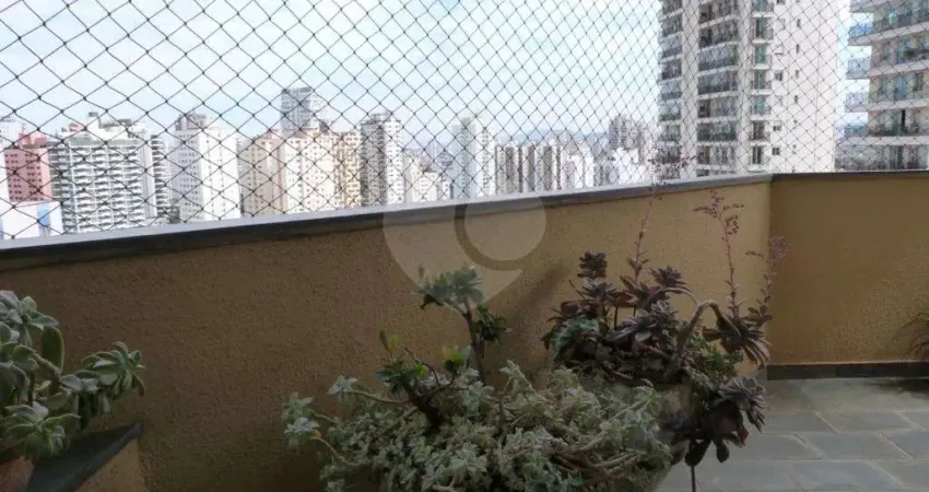 Apartamento na Água Fria rico em armários embutidos
