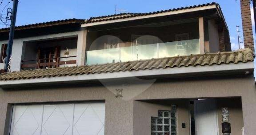 Lindo sobrado com piscina no Horto Florestal