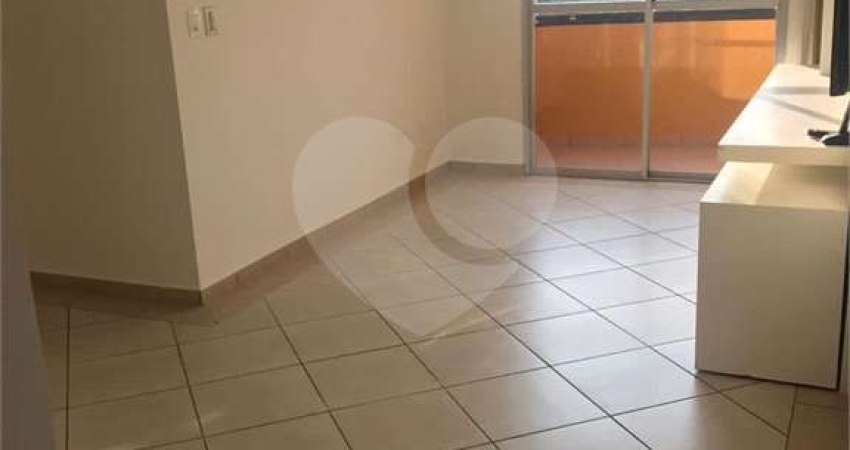 Apartamento com 3 dormitórios e 3 vagas na Vila Aurora