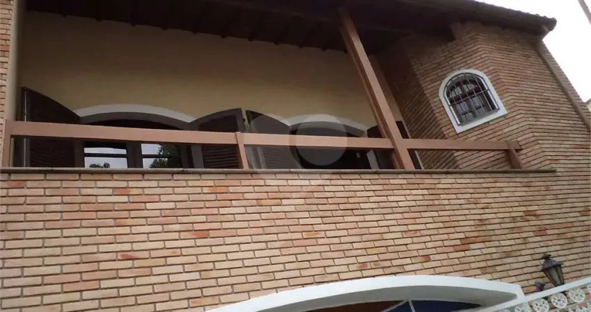 LINDO SOBRADO - Estilo COLONIAL AMERICANO -  302,50m² - 04 quartos - 10 VAGAS - JARDIM FRANÇA