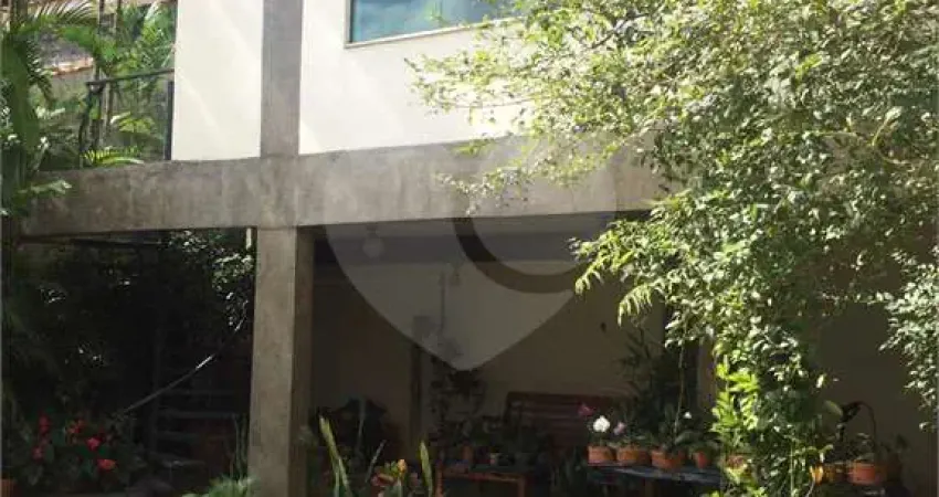 Sobrado no Horto Florestal 393M²