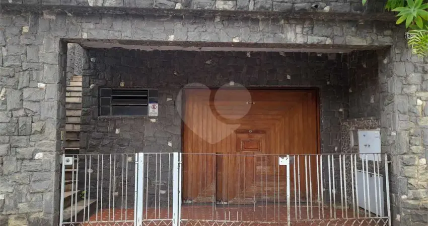 Sobrado - 'IMÓVEL PARA REFORMA.' - Residencial ou Comercial