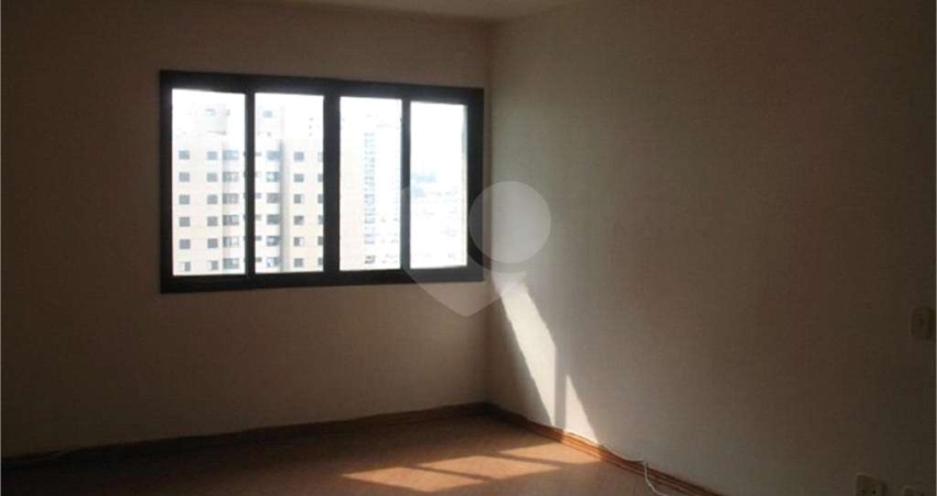 Apartamento-São Paulo-SANTANA | Ref.: REO697585