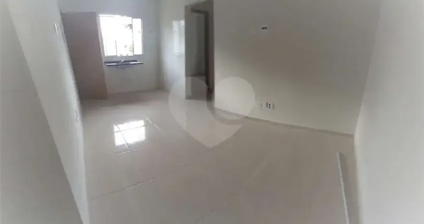 Apartamentos NOVOS em condomínio no Parque Edú Chaves