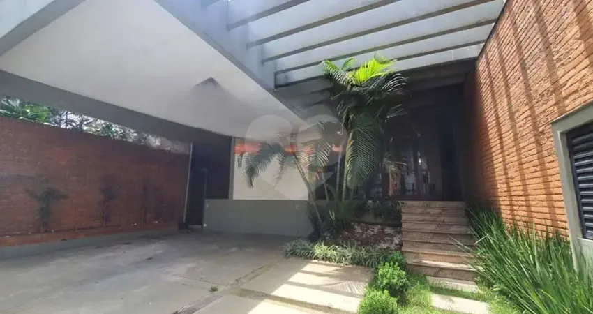 Sobrado no Jardim França 3 dormitórios 3 Vagas de Garagem e Piscina
