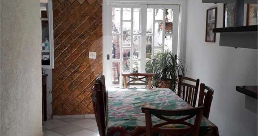 Sobrado  em condomínio fechado3  dormitórios