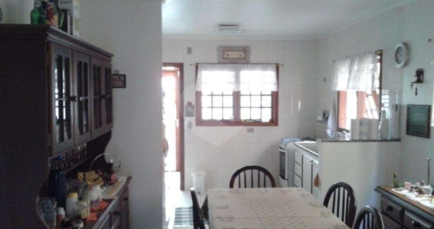 Casa com 3 quartos à venda na Rua Apetumbi, 63, Horto Florestal, São Paulo