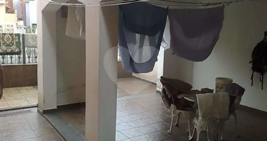 Sobrado à venda na Vila Leonor