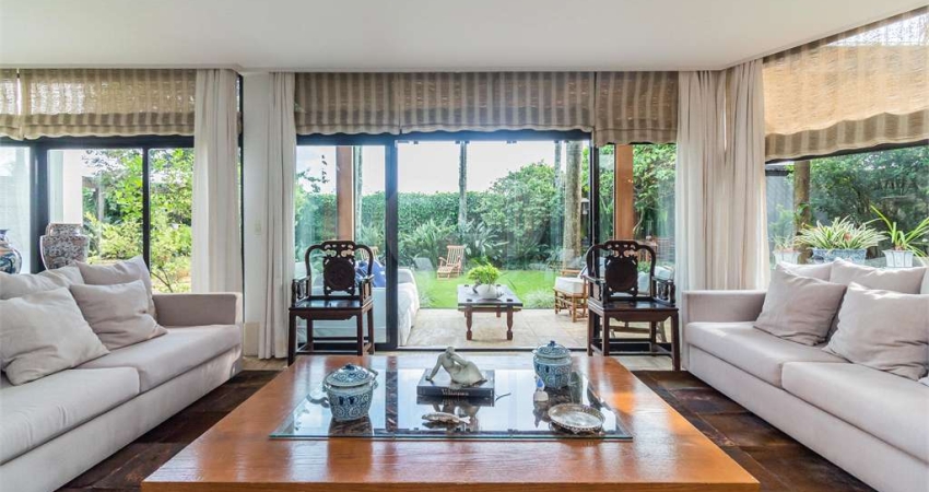CASA À VENDA COM 4 QUARTOS, PISCINA AQUECIDA NO CITY BOAÇAVA.