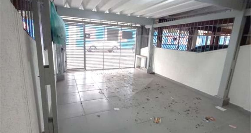 Sobrado com 4 quartos  e 2 vagas de garagem Vl. Medeiros