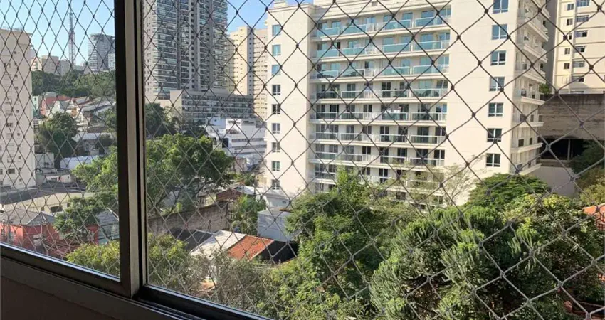 Apartamento com 3 dormitórios, em Pinheiros, localizado em área nobre