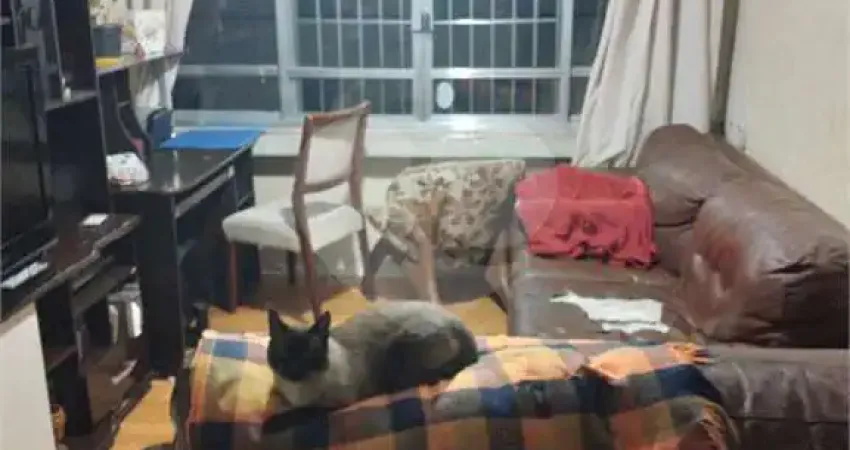 Excelente apartamento com 02 dormitórios, sala para dois ambientes, 01 banheiro e 01 vaga