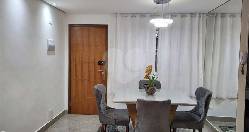 Apartamento na Vila Guilherme, com 02 Dormitórios, Armários Planejados. Muio bem localizado