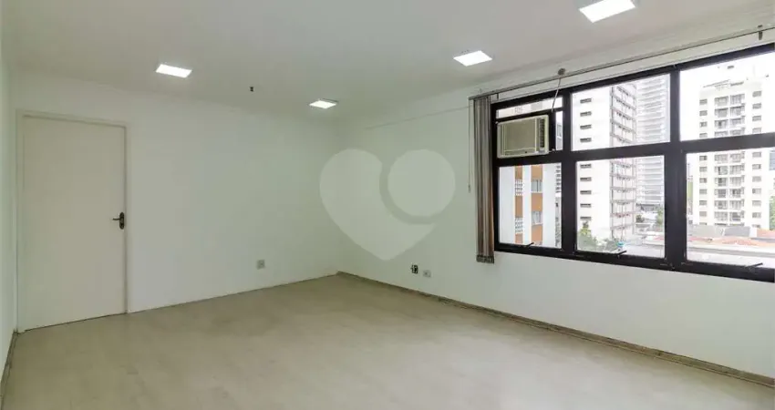 SALA COMERCIAL PARA VENDA COM  33 M DE ÁREA E  UMA VAGA NA VILA NOVA CONCEIÇÃO!