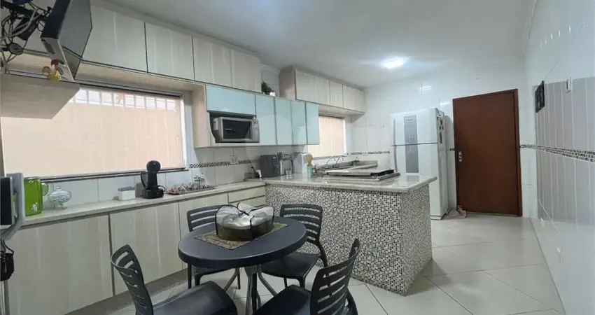 Sobrado a venda com 3 dormitórios sendo 3 suítes e 2 vagas nas Palmas do Tremembé
