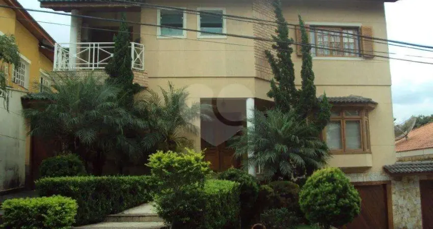 SOBRADO MARAVILHOSO A VENDA NO JARDIM FLORESTA (TREMEMBÉ) - 4 SUÍTES, PISCINA E 6 VAGAS DE GARAGEM