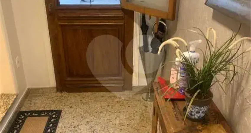 Casa com 3 quartos à venda na Iriquita, Tucuruvi, São Paulo