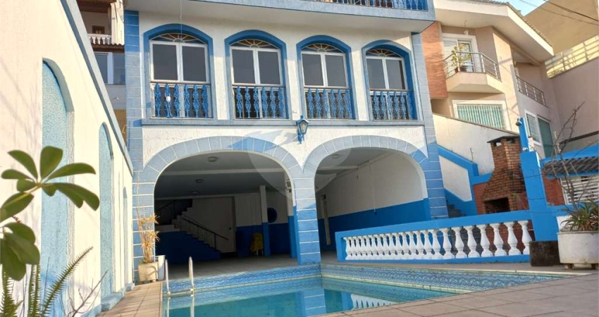 Casa Assobradada no Jardim São Paulo com 5 dormitórios 3 suítes 8 vagas Piscina e Salão de Festas!!