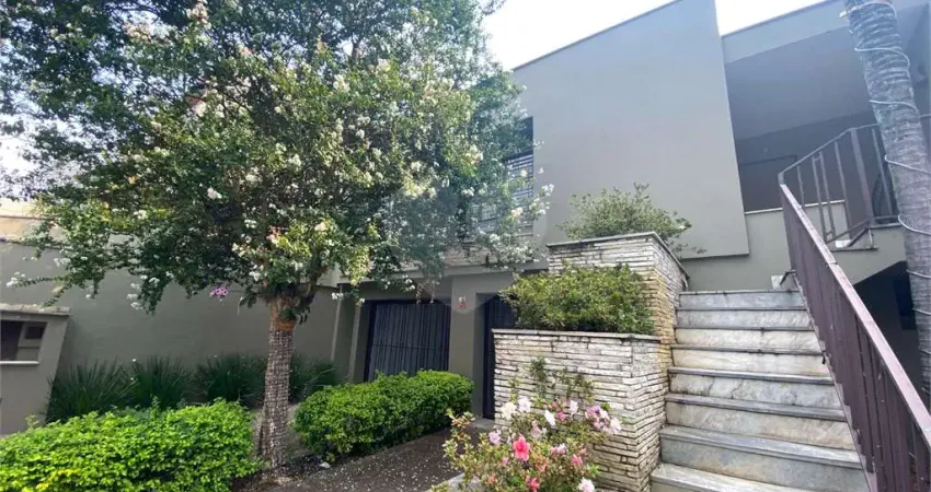 Belíssima casa em Santana toda equipada com aquecimento solar.
