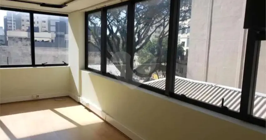 Santa Cecilia Sala Comercial à venda com 1 vaga prédio localizado a 200 metros do Metrô!!