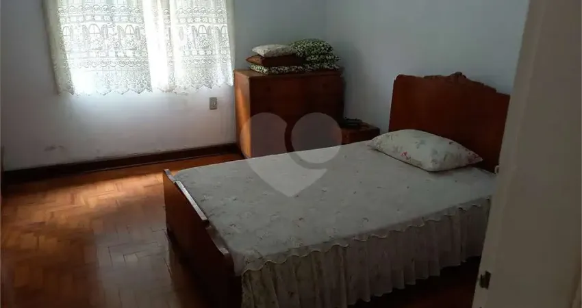 Casa com excelente terreno para reformar ou construir uma nova casa no Planalto Paulsista