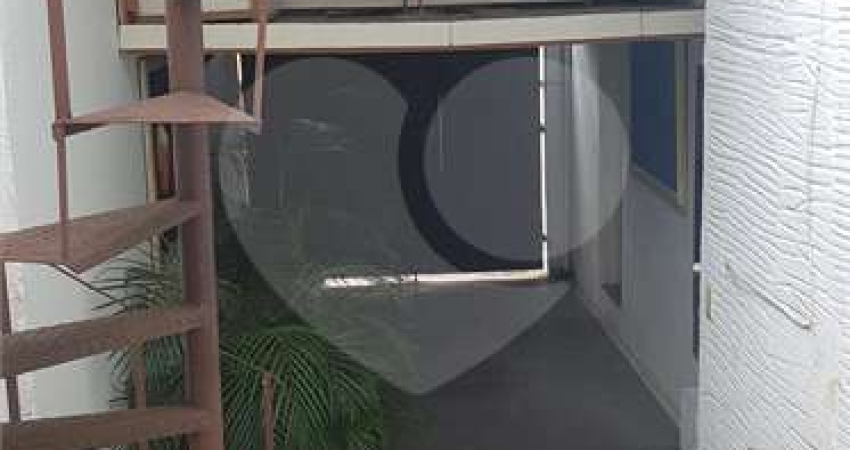 VENDE SE PROPRIEDADE COM FUNDO DE COMÉRCIO - OTIMO SOBRADO COM 18 STUDIOS/KITNETES - IMOVEL RENDA