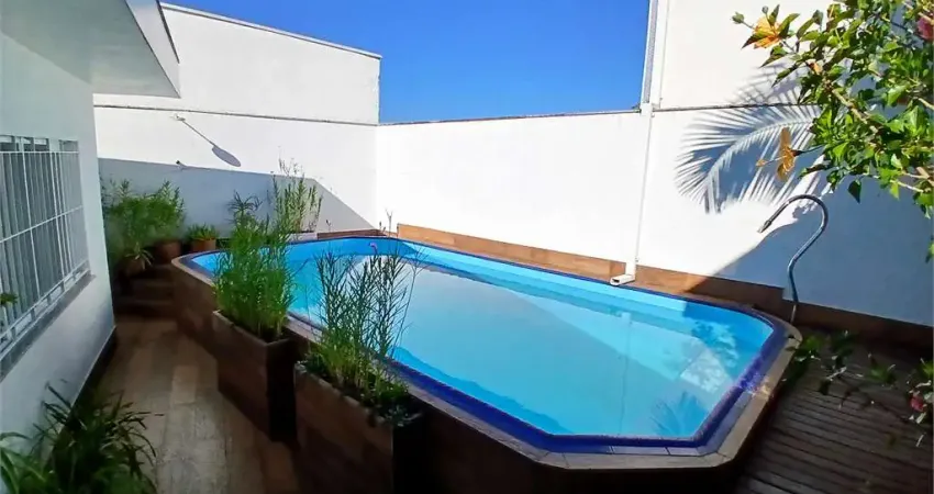 Casa térrea com piscina no bairro Palmas do Tremembé!