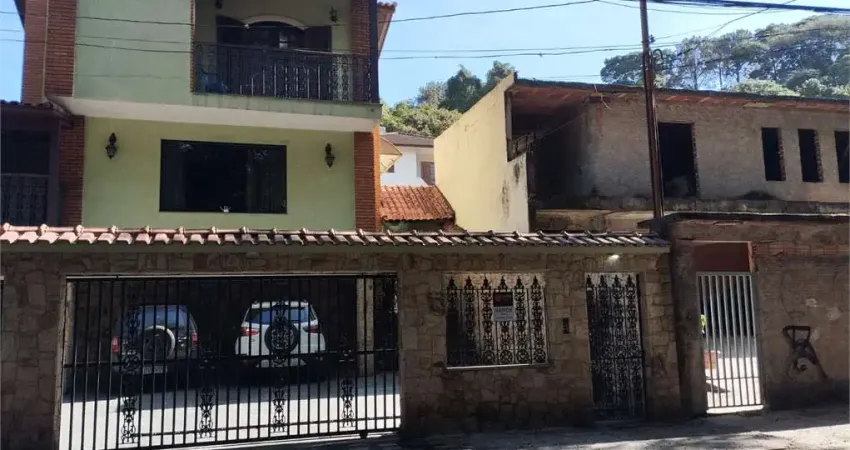 SOBRADO JARDIM GUAPIRA