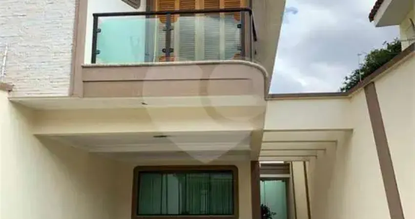 Sobrado com 4 dorms, 2 suítes, 4 vagas, 240m2 no Parque São Domingos