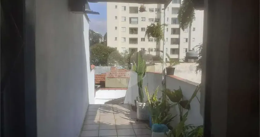 sobrado  de Vila em  santa teresinha com 2 dormitorios,  2 banheiros sala ampla  ,casa de vila,  não tem garagem