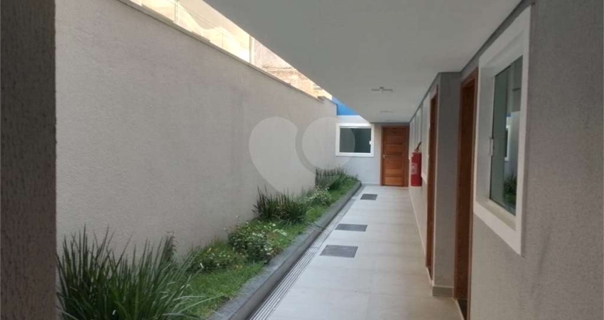 Apartamento Novo com 2 Dormitórios, Elevador na Vila Gustavo. Aceita Pet.