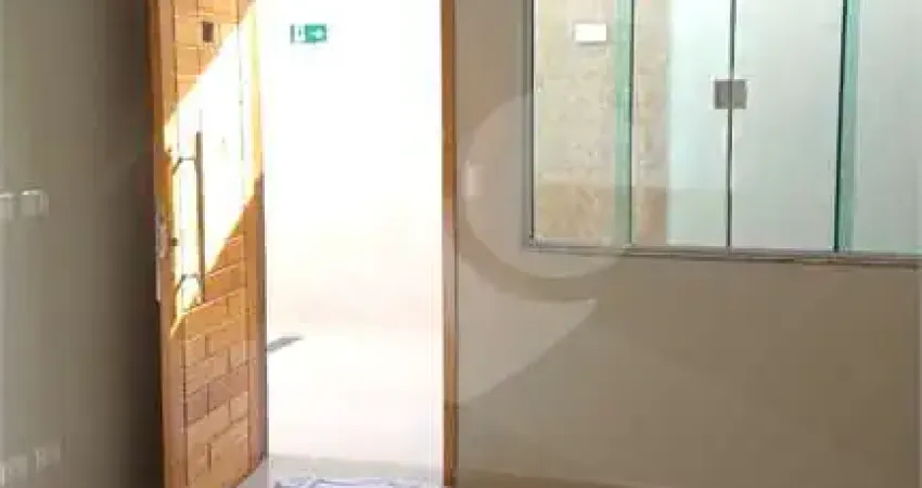 Apartamento de 2 dormitórios em Condomínio Fechado no Parque Vitória.
