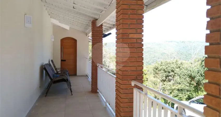 Casa em condomínio na Serra da Cantareira, 5 quartos, 6 vagas de garagem