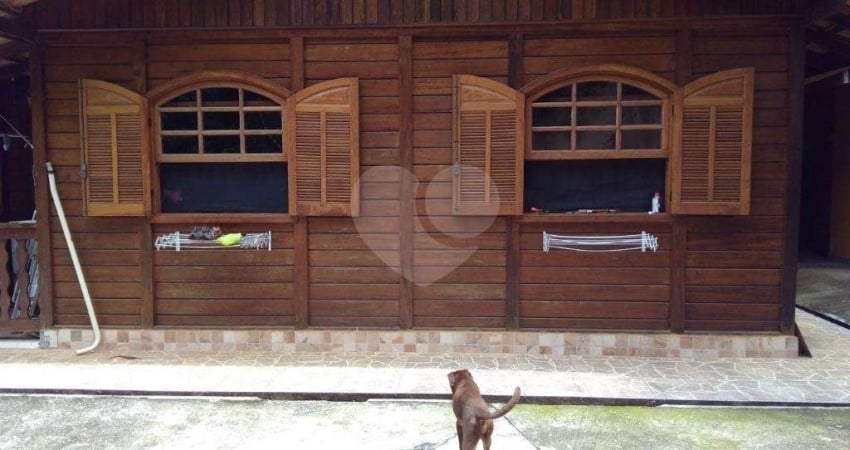 Cas em cond. fechado, serra da cantareira.