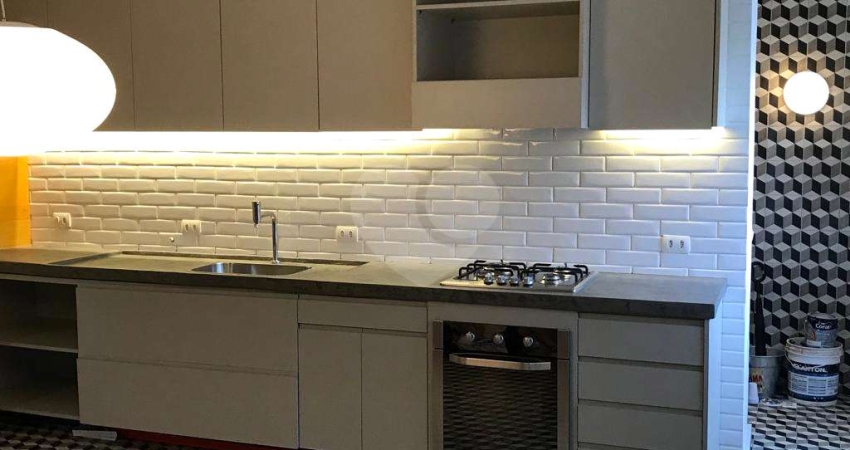 Apartamento em Moema com 3 quartos - reformado
