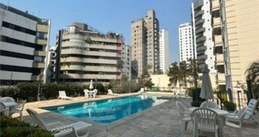APARTAMENTO 2 DORMITÓRIOS 2 VAGAS À VENDA NO MORUMBI REAL PARQUE.