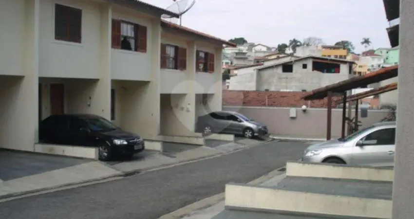 SOBRADO A VENDA EM CONDOMÍNIO FECHADO NO JD TREMEMBÉ - 2 QUARTOS E 2 VAGAS DE GARAGEM