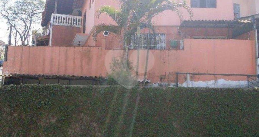 SOBRADO A VENDA NO HORTO FLORESTAL - 3 DORMS (1 SUÍTE) E 5 VAGAS DE GARAGEM