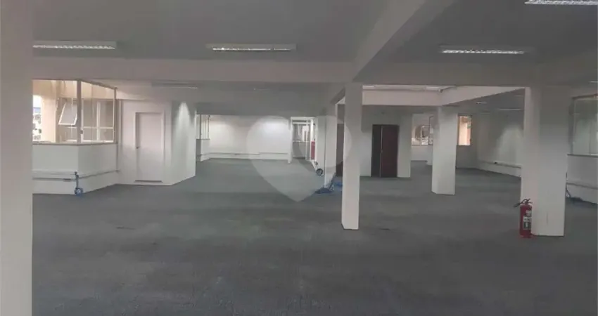 Prédio Comercial com 1.170m2 no Centro de Osasco, imóvel com elevador, 5 vagas de garagem