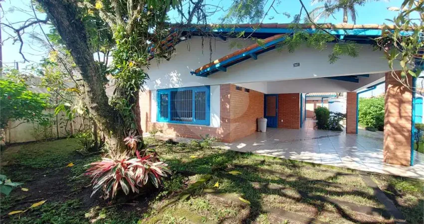 Casa térrea no Solemar - Praia Grande