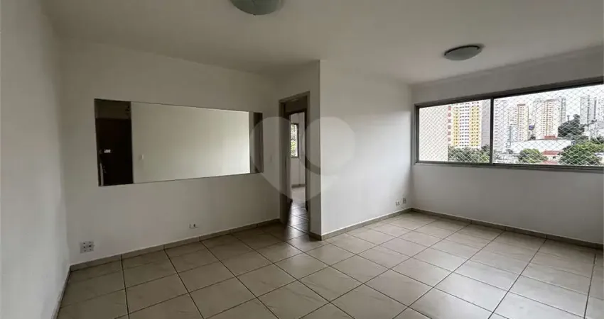Apartamento na Avenida Braz Leme, Santana com 2 dormitórios e 1 vaga