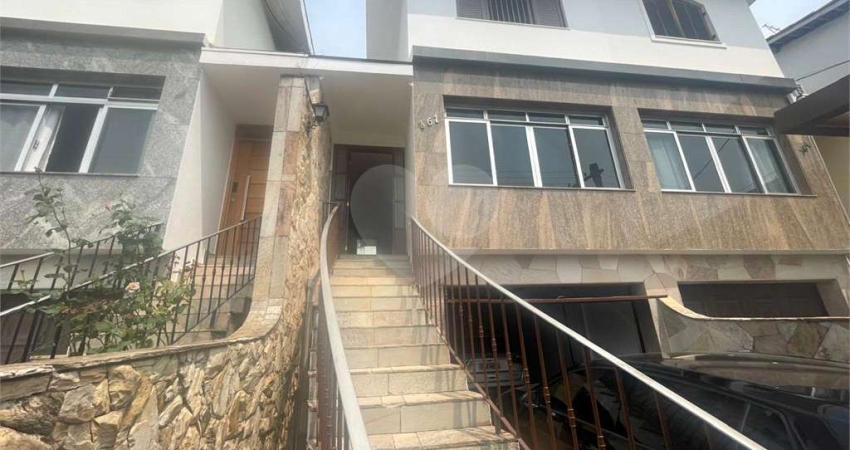 Sobrado Jardim Temembé/Vila Arnoni, 03 dormitórios, 1 suíte.